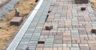 Укладка плитки на дорожке в Стрежевом от 816 руб. - доступная стоимость