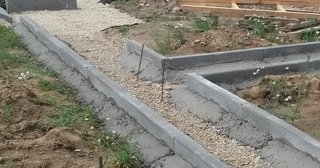 Установка бордюров для плитки в Стрежевом в октябре
