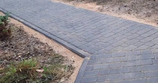 Укладка тротуарной плитки на основание в Стрежевом в октябре