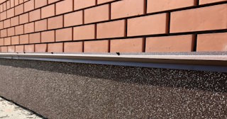 Облицовка цоколя керамогранитом в Стрежевом в октябре