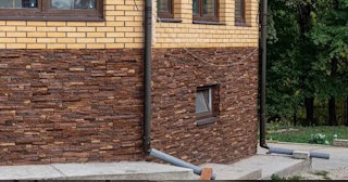 Наружная отделка фундамента в Стрежевом от ТротуарнаяПлитка по цене от 918 руб.