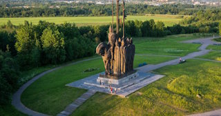Благоустройство памятников в Стрежевом от 918 руб. – компания ТротуарнаяПлитка