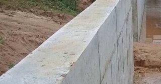 Строительство подпорной стенки из бетона в Стрежевом в октябре